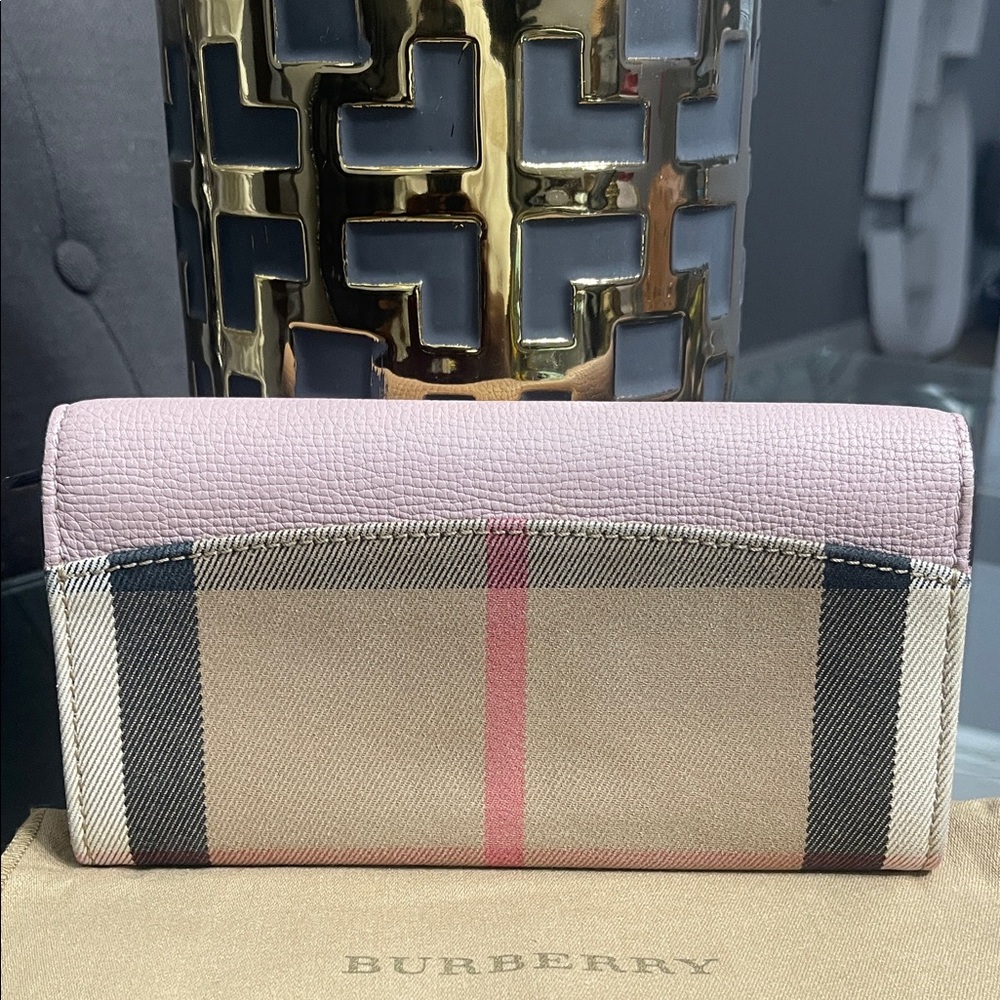 **FULL INCLUSION** Burberry Pink and Tan Wallet - Picture 3 of 12